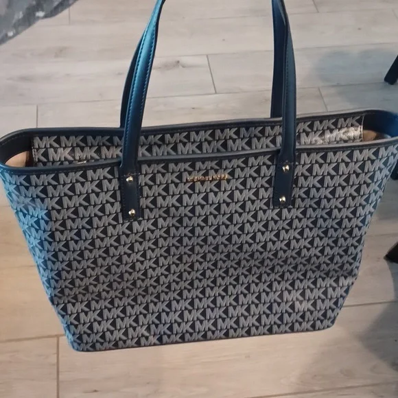 NWT Michael Kors Carter Large Top Zip Tote Bag Purse in Navy MK Logo Print - Picture 10 of 14